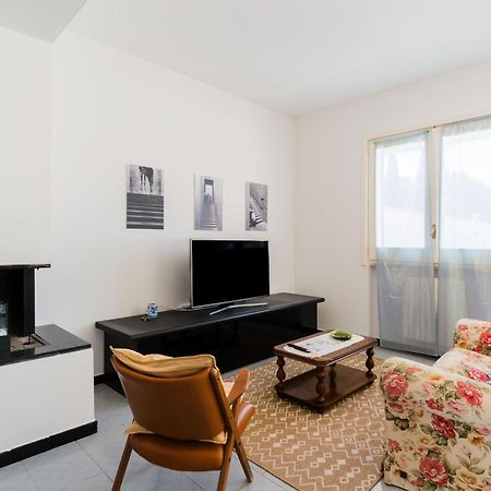 Intera Casa Ad Uso Esclusivo Con 3 Camere 2 Bagni Giardino Wifi Parcheggio Lavatrice Microonde Barbecue Macchina Caffe Tuglie Buitenkant foto