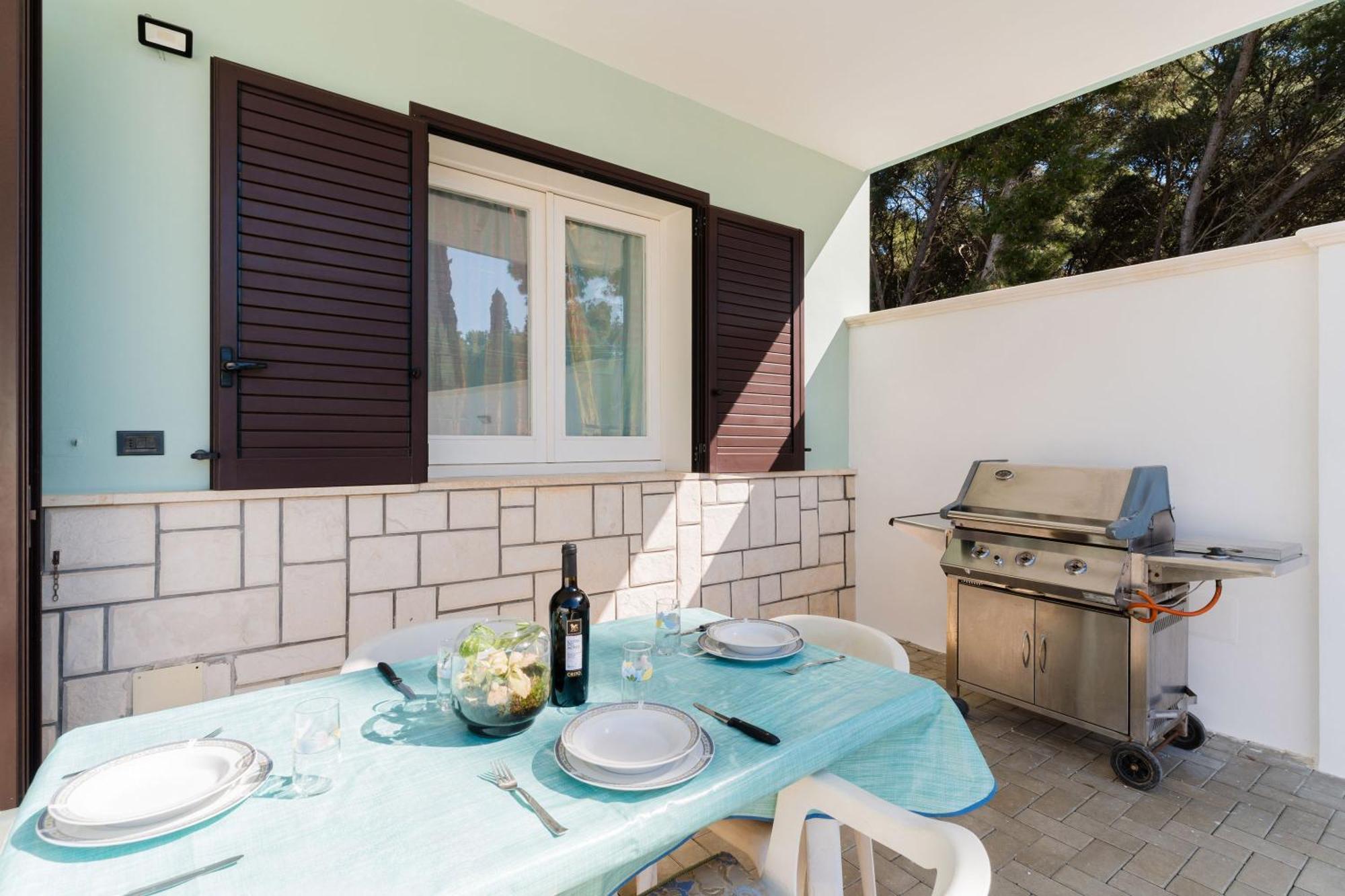 Intera Casa Ad Uso Esclusivo Con 3 Camere 2 Bagni Giardino Wifi Parcheggio Lavatrice Microonde Barbecue Macchina Caffe Tuglie Buitenkant foto